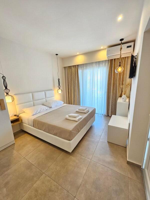 Mystery Suites And Apartments Neoi Poroi Bagian luar foto