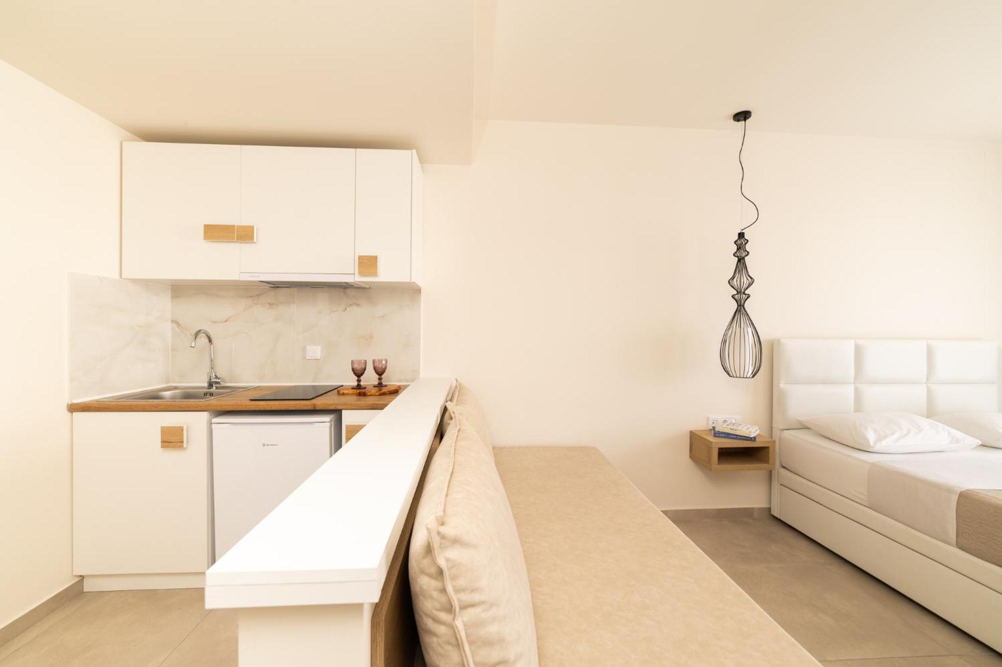 Mystery Suites And Apartments Neoi Poroi Bagian luar foto