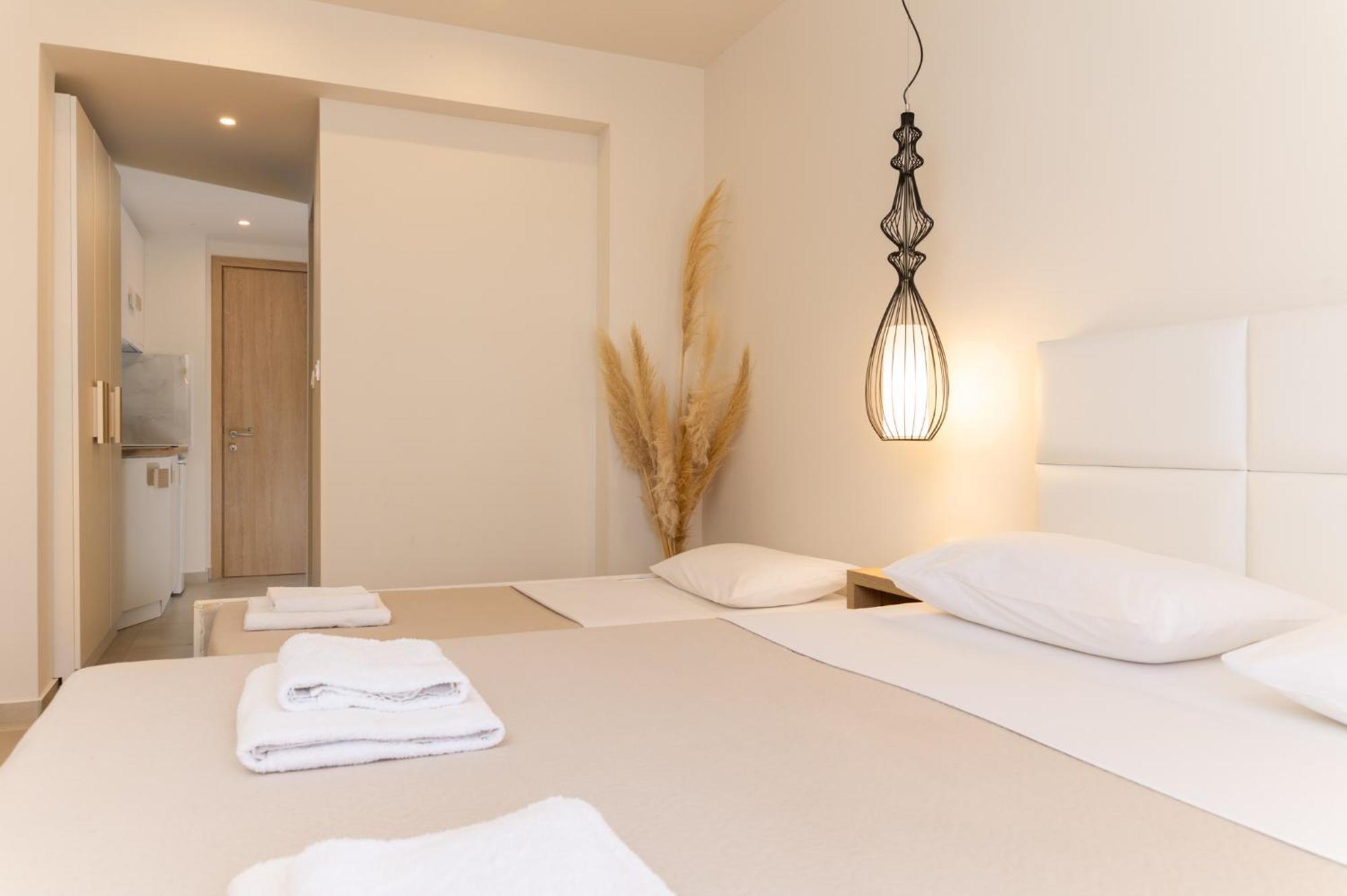 Mystery Suites And Apartments Neoi Poroi Bagian luar foto