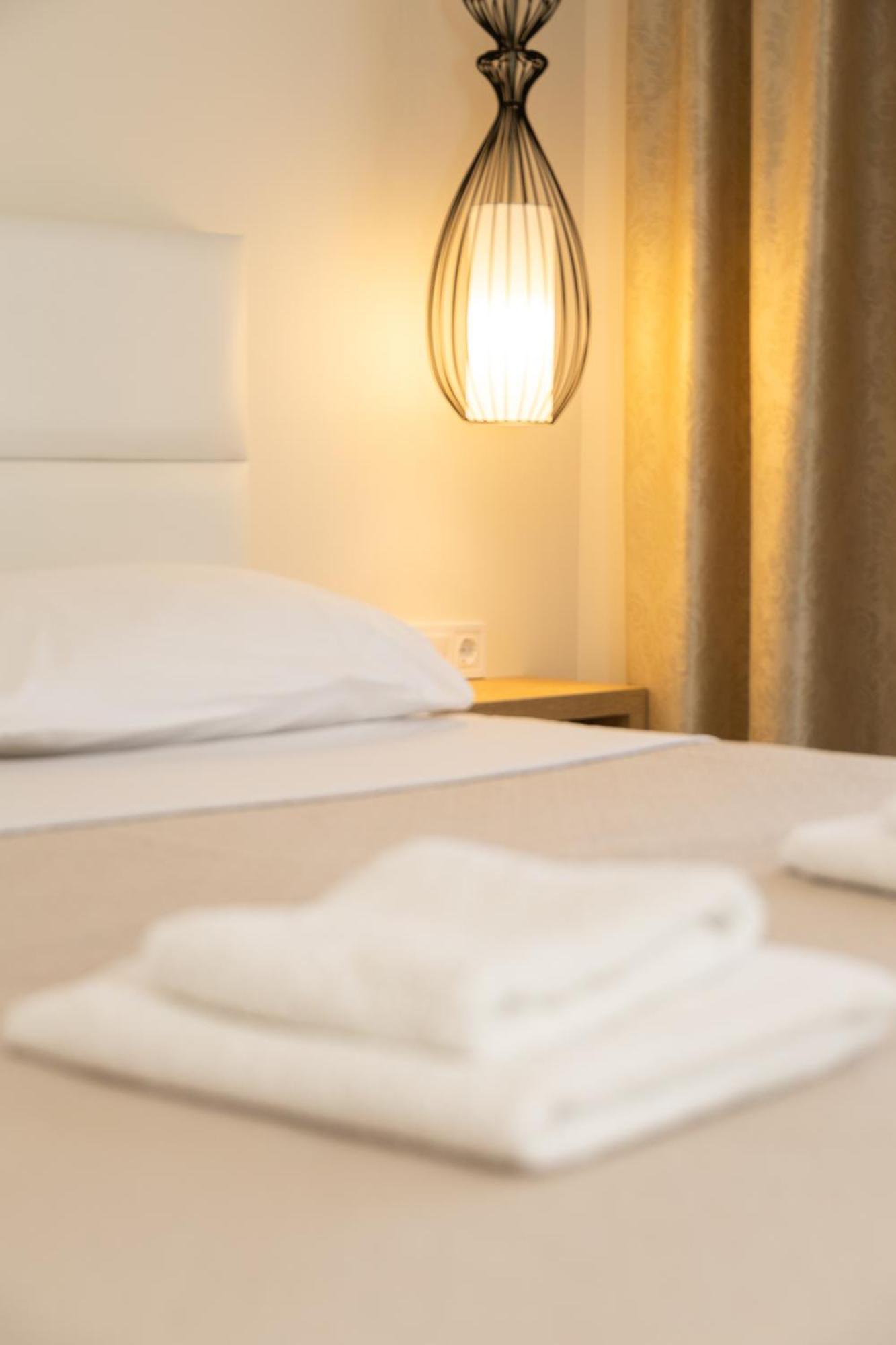 Mystery Suites And Apartments Neoi Poroi Bagian luar foto
