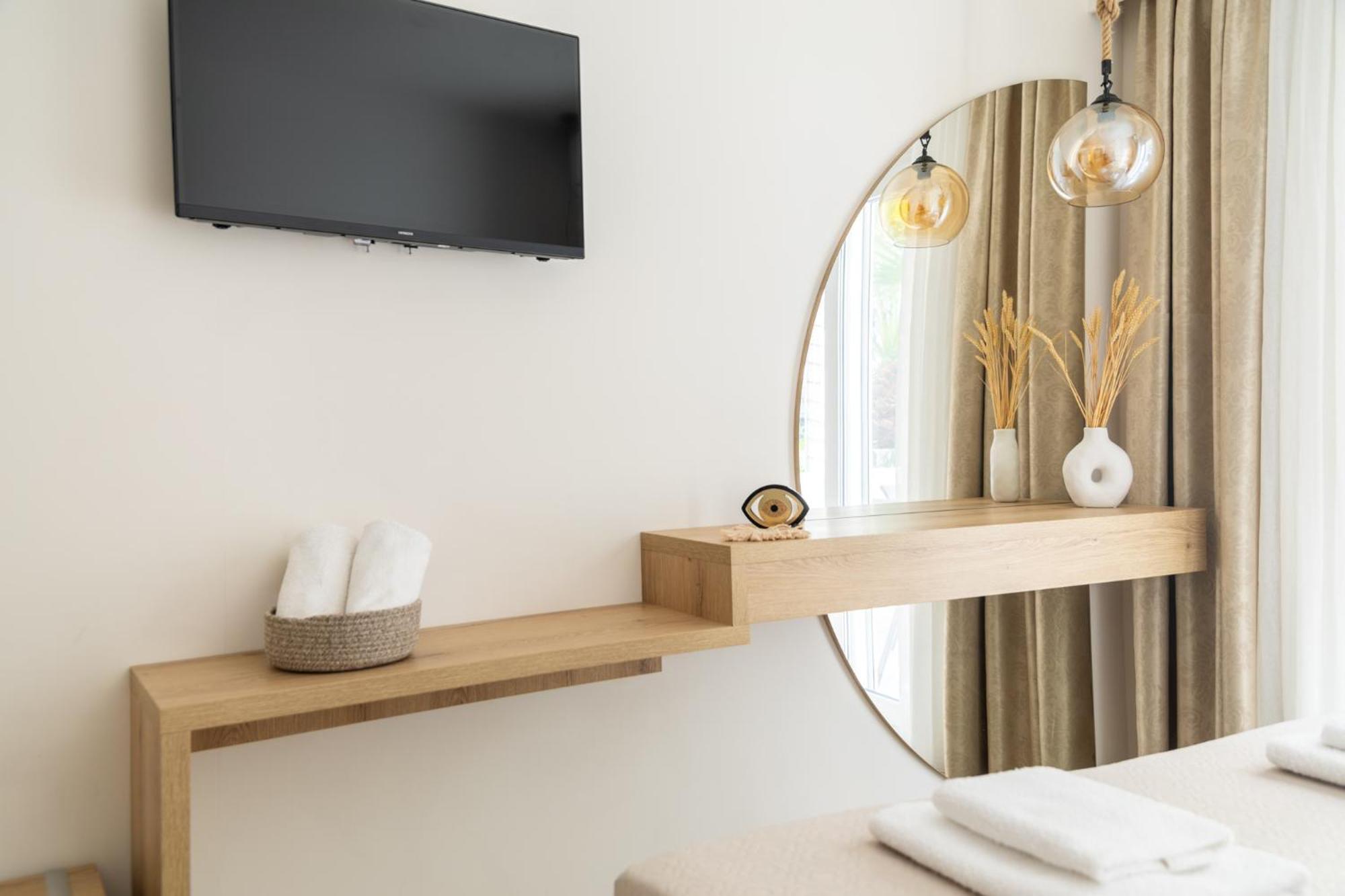 Mystery Suites And Apartments Neoi Poroi Bagian luar foto