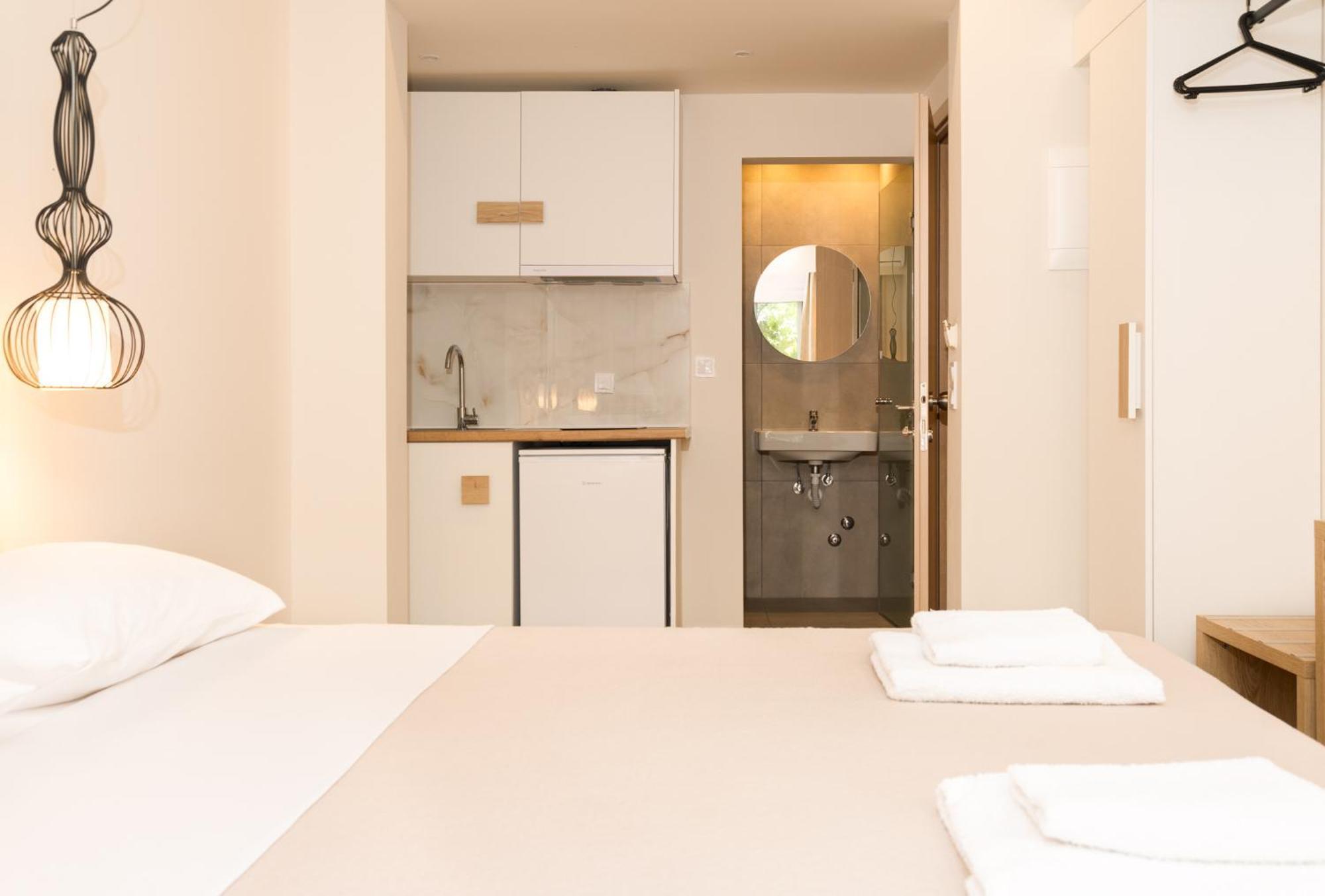 Mystery Suites And Apartments Neoi Poroi Bagian luar foto